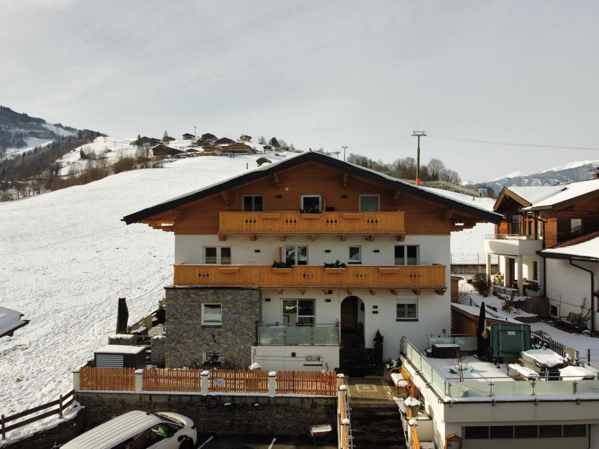 Appartement Bergfried Kaprun Bagian luar foto