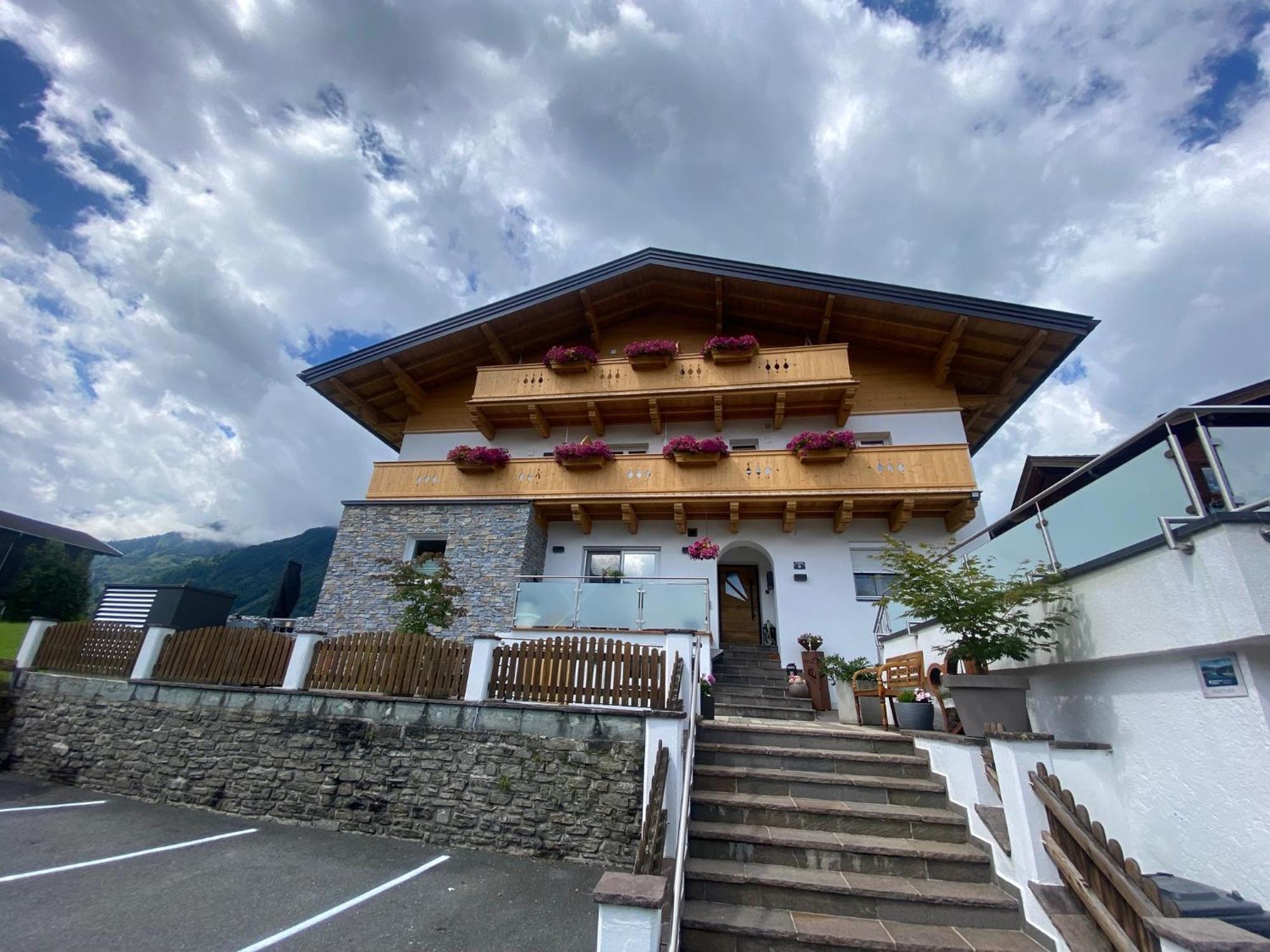 Appartement Bergfried Kaprun Bagian luar foto